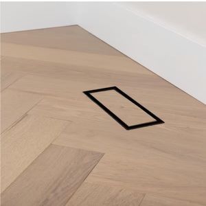 NWOT Aria Lite Top Mount 4” x 10”